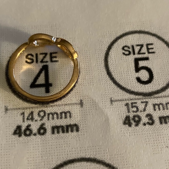 Gold infinity design ring. Costume jewelry - Picture 3 of 5